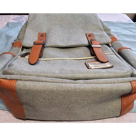 Mancio Green Laptop Business Backpack With USB Charging Port for Travelling - Picture 4 of 10